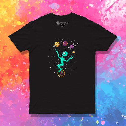 Funny Alien Juggling Planets Space T Shirt