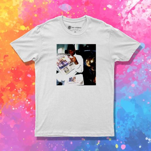 Kobe Bryant Reading Paper T-Shirt